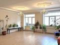 5-бөлмелі пәтер · 240 м² · 3/8 қабат, мкр Михайловка , Аманжолова 41 — магазин школьник, бағасы: 150 млн ₸ в Караганде, Казыбек би р-н — фото 4