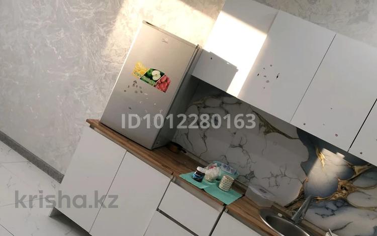 2-бөлмелі пәтер · 61 м² · 1/3 қабат, Жангозина 61Б, бағасы: 170 000 ₸ в Каскелене — фото 2