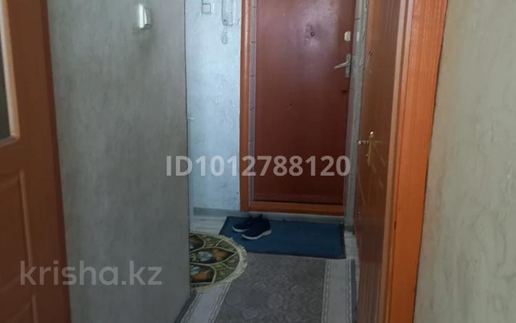 1-бөлмелі пәтер · 32 м² · 4/5 қабат, мкр Акбулак 8, бағасы: 100 000 ₸ в Таразе — фото 2