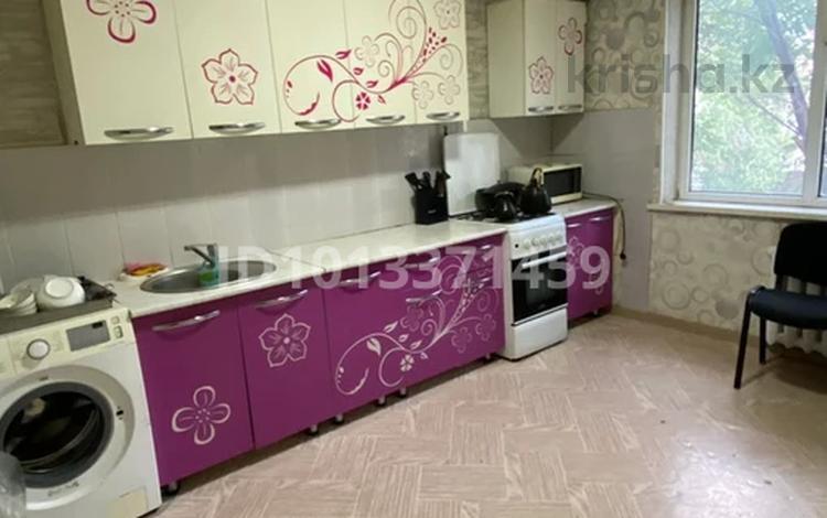 4-комнатная квартира · 80 м² · 2/5 этаж, мкр Шанхай, Металлург 5б — Металлург 5б за 16.8 млн ₸ в Актобе — фото 2