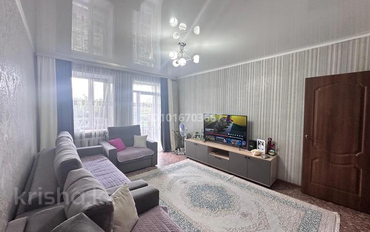 3-комнатная квартира · 56 м² · 2/2 этаж, Ауэзова 77 за 180 000 ₸ в Семее — фото 2