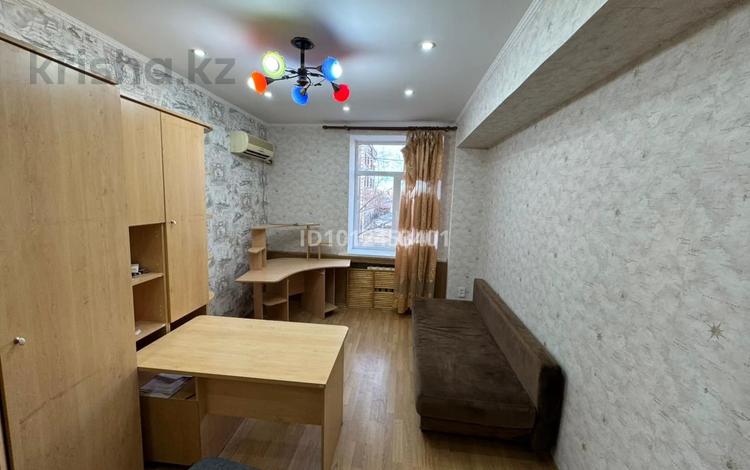 3-бөлмелі пәтер · 75 м² · 2/3 қабат, Азаттык 72, бағасы: 200 000 ₸ в Атырау — фото 2