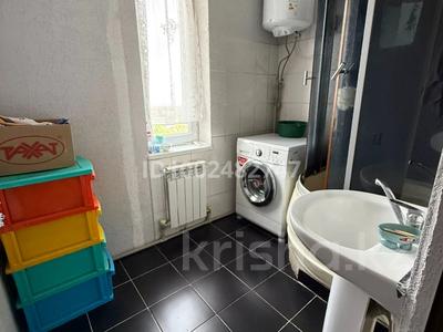 3-комнатная квартира · 64 м² · 5/5 этаж, Мырат Ыскак 92 за 23 млн 〒 в Есик