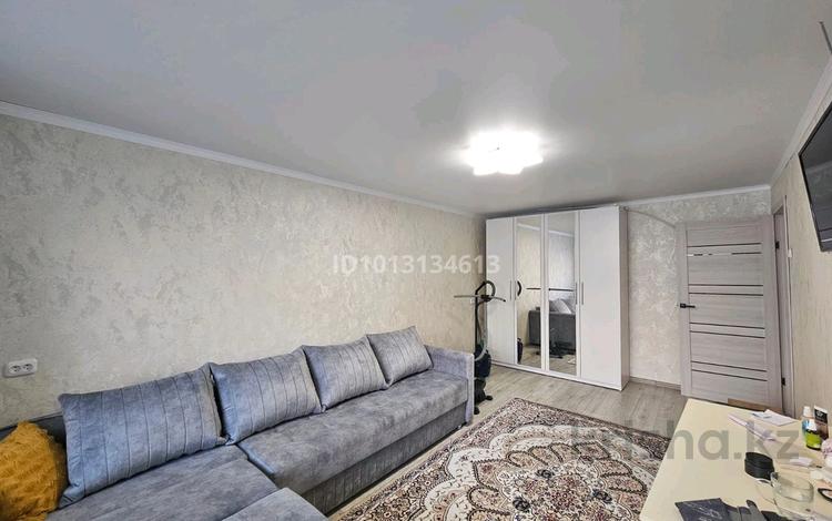 1-комнатная квартира · 33.6 м² · 2/5 этаж, Ермекова 77/2 за 13 млн ₸ в Караганде, Казыбек би р-н — фото 2