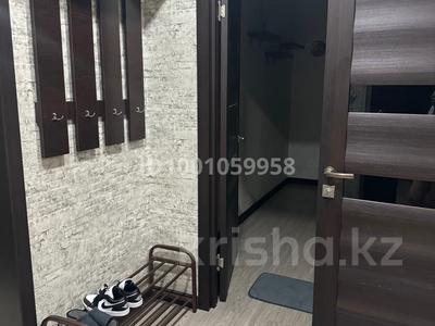 Аренда квартир в Алматы: 1-комнатная квартира · 52.9 м² · 4/9 этаж · помесячно, мкр Аксай-4 123 — Дом стоит на пересечении улиц Саина-Жубанова, рядом с торговым домом Аксай за 250 000 〒 1-комнатная квартира · 52.9 м² · 4/9 этаж · помесячно, мкр Аксай-4 123 — Дом стоит на пересечении улиц Саина-Жубанова, рядом с торговым домом Аксай за 250 000 〒 в Алматы, Ауэзовский р-н