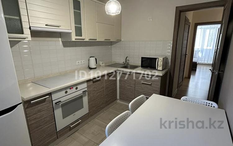 2-бөлмелі пәтер · 47 м² · 3/6 қабат, мкр Михайловка , Аманжолова 3, бағасы: 230 000 ₸ в Караганде, Казыбек би р-н — фото 2