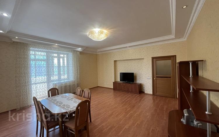 2-комнатная квартира, 99.3 м², 5/6 этаж, Достык 1