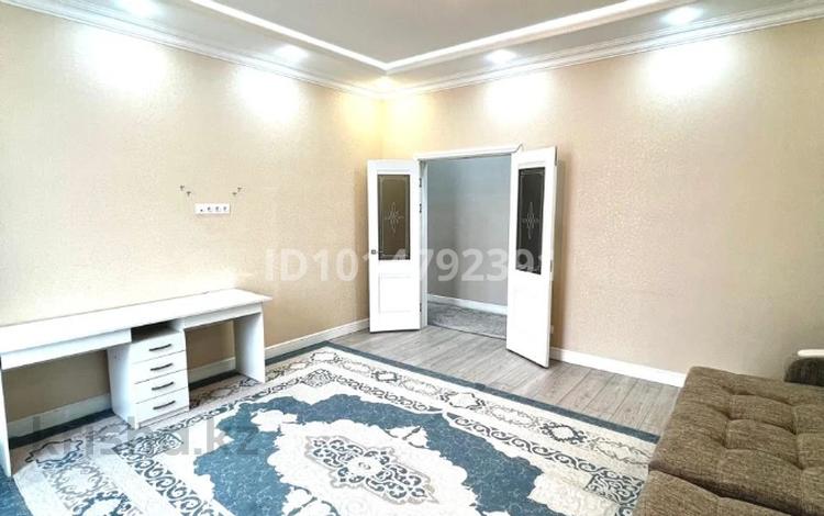 3-бөлмелі пәтер · 90 м² · 4/10 қабат, Е15 9/2, бағасы: 52.5 млн ₸ в Астане, Нура р-н — фото 2