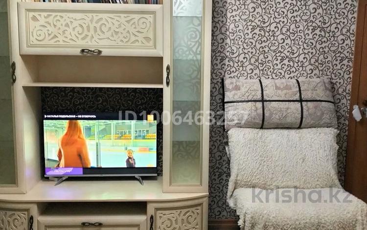 1-комнатная квартира · 37 м² · 4/5 этаж, Майкудук, Майкудук, 12й микрорайон 1 за 9 000 ₸ в Караганде, Алихана Бокейханова р-н — фото 2