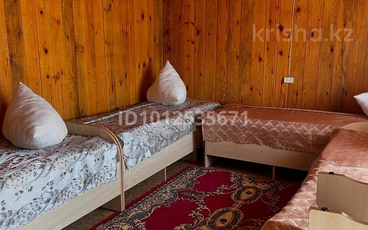 Дом · 3 комнаты · 30 м², Мерей 8/2 за 5 000 ₸ в Бурабае — фото 3