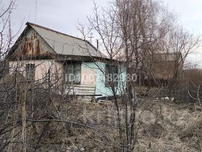 Дача · 2 комнаты · 50 м² · 1200 сот., Радуга — С/о Радуга, от ворот третий дом за 3 млн 〒 в Усть-Каменогорске, Ахмирово