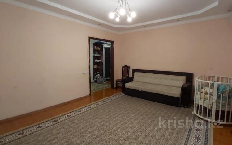 2-комнатная квартира, 65 м², 3/6 этаж, мкр Кокжиек за 29.5 млн 〒 в Алматы, Жетысуский р-н — фото 2