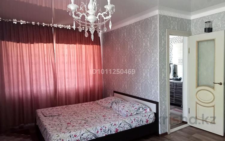 1-бөлмелі пәтер · 33 м² · 2/5 қабат, Бектурганова 30 — Есенова, бағасы: 2 000 ₸ в  — фото 2