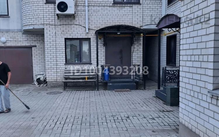 4 комнаты · 104 м² · 2/2 этаж, Байшешек 1а — Тулебаева - Байшешек за 95 000 〒 в Астане, Сарайшык р-н — фото 2