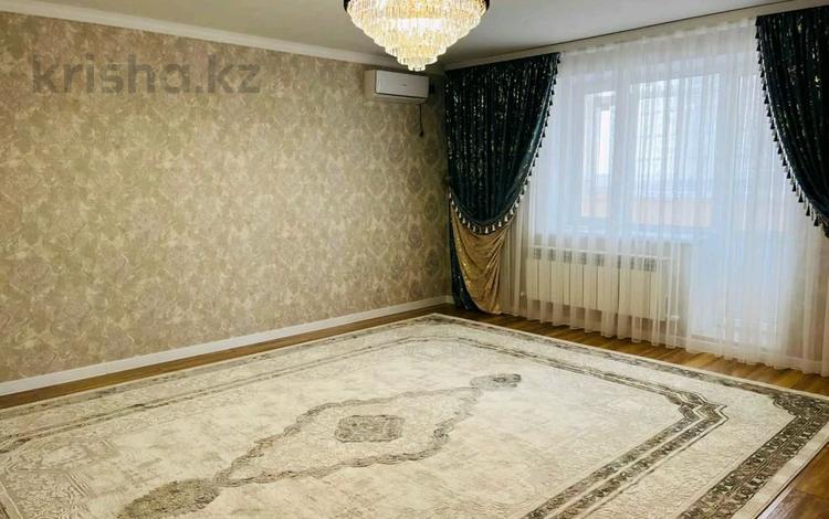 3-комнатная квартира, 110 м², 4/5 этаж, мкр. Батыс-2