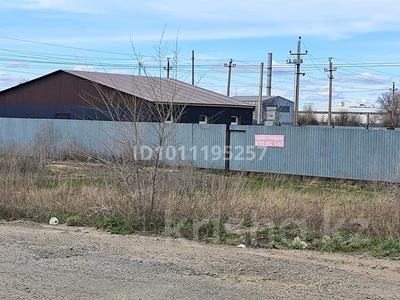 Кеңселер, қоймалар · 1800 м², бағасы: 75 млн 〒 в Аксае