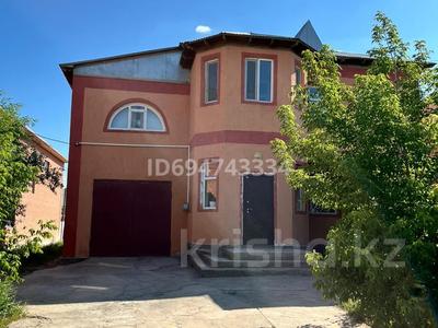 Жеке үй · 9 бөлме · 350 м² · 10 жүзд., Мустафа Шокай 252 — Султан бейбарыс, бағасы: 60 млн ₸ в 