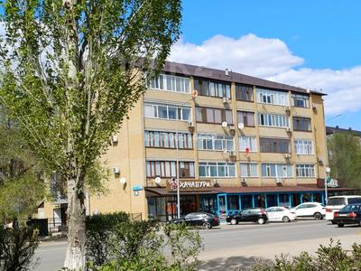 Пәтерлер в Западно-Казахстанской обл.: 1-бөлмелі пәтер · 51 м² · 5/5 қабат, Ул.Абулхаирхана 175 — Ресторан Хачапури, бағасы: 18 млн 〒 1-бөлмелі пәтер · 51 м² · 5/5 қабат, Ул.Абулхаирхана 175 — Ресторан Хачапури, бағасы: 18 млн 〒 в Уральске