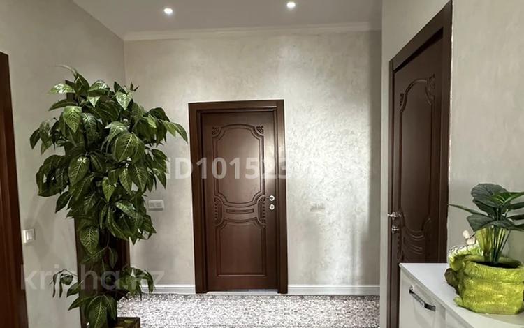 7-комнатная квартира · 240 м² · 10/10 этаж, Еримбетова 17 мкр 1 А за 650 000 ₸ в Шымкенте, Енбекшинский р-н — фото 2