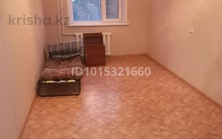1 комната · 60 м², 14 микрорайон дом 2 кварт 2 — Район Глинки, возле Университет Шакарима, Геологразведочный колледж за 60 000 ₸ в Семее — фото 2