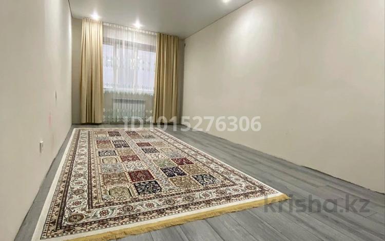 2-бөлмелі пәтер · 72.6 м² · 2/5 қабат, Ескі аэропорт ш/а., Кемеңгер 49/1, бағасы: 27 млн ₸ в Уральске, мкр Старый Аэропорт — фото 2