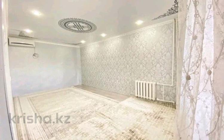 4-комнатная квартира, 80 м², 3/9 этаж, мкр Кунаева за 26 млн 〒 в Уральске, мкр Кунаева — фото 2