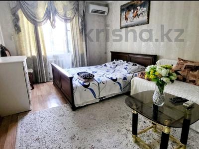 Аренда квартир по часам: 1-комнатная квартира · 40 м² · 4/4 этаж · по часам, Айбергенова 4 — Шымкент плаза за 2 500 〒 1-комнатная квартира · 40 м² · 4/4 этаж · по часам, Айбергенова 4 — Шымкент плаза за 2 500 〒 в Аль-Фарабийский р-н