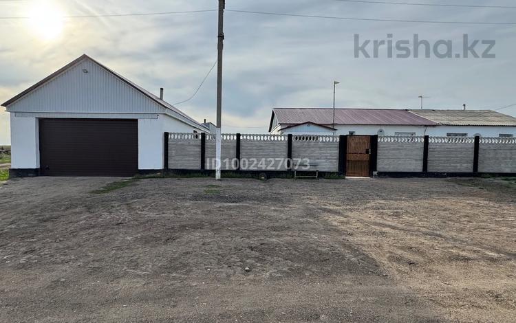 Часть дома · 4 комнаты · 2500 м² · 25 сот., Жайык Бектурова 5/1 — Село Амангельды за 10 млн 〒 в  — фото 2