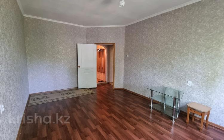 1-комнатная квартира, 39 м², 3/8 этаж, мкр Орбита-3 13 — Торайгырова