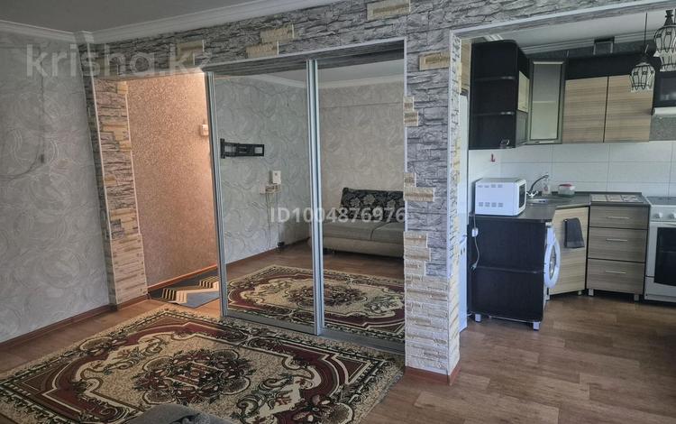 2-бөлмелі пәтер · 44 м² · 2/5 қабат, Мызы 25 — Напротив Мегастрой, бағасы: 10 000 ₸ в Усть-Каменогорске — фото 2