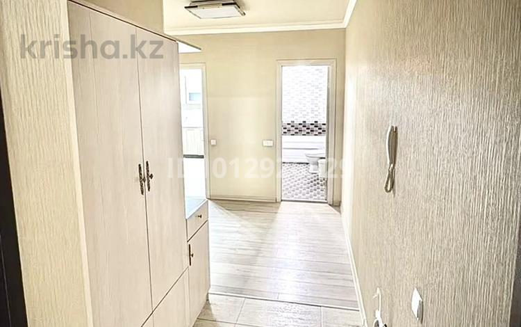 2-бөлмелі пәтер · 70.6 м² · 4/18 қабат, мкр Тастак-2, Тастақ-2 ш/а. 159, бағасы: 45 млн ₸ в Алматы, Алмалинский р-н — фото 2