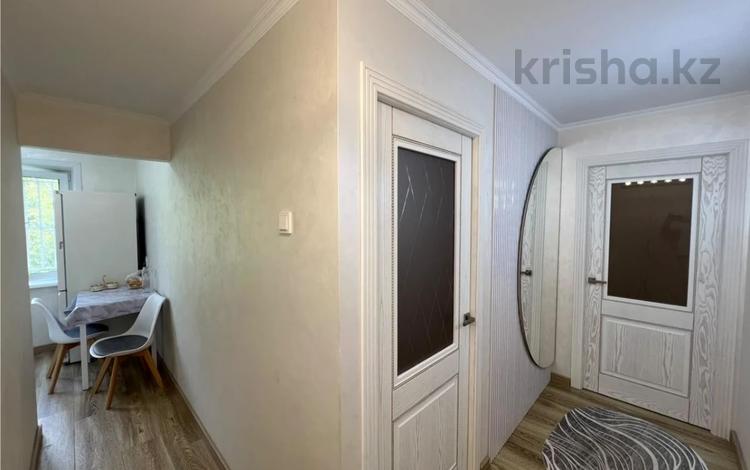 2-комнатная квартира · 43 м² · 3/5 этаж, мкр Новый Город, Абдирова за 21.5 млн ₸ в Караганде, Казыбек би р-н — фото 9