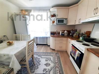 3-комнатная квартира, 62 м², 5/5 этаж, мкр Михайловка , Касыма Аманжолова 55 за 23 млн 〒 в Караганде, Казыбек би р-н