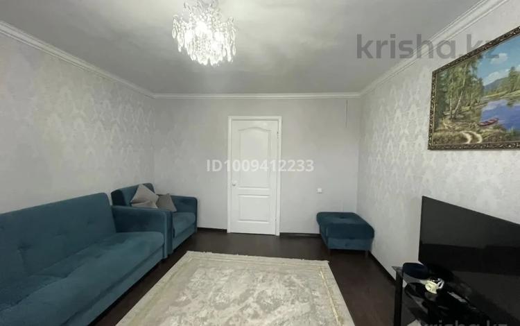 2-комнатная квартира · 49 м² · 7/9 этаж, мкр Юго-Восток, 30й микрорайон 5 за 220 000 ₸ в Караганде, Казыбек би р-н — фото 2