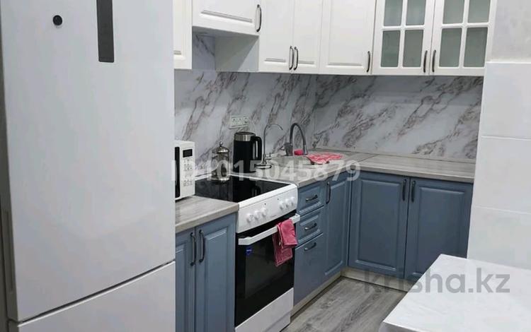 2-комнатная квартира · 70 м² · 3/17 этаж, Абая 45/2 — Абая республика за 300 000 ₸ в Астане — фото 2