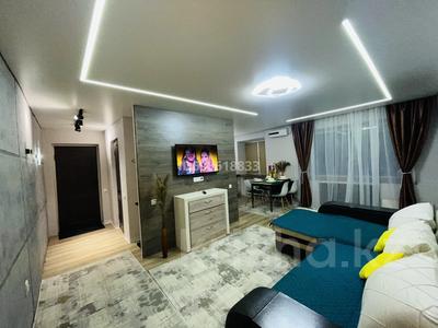 3-бөлмелі пәтер · 55 м² · 1/4 қабат, Крылова 112 — Набережная Стрелка, бағасы: 18 000 〒 в Усть-Каменогорске