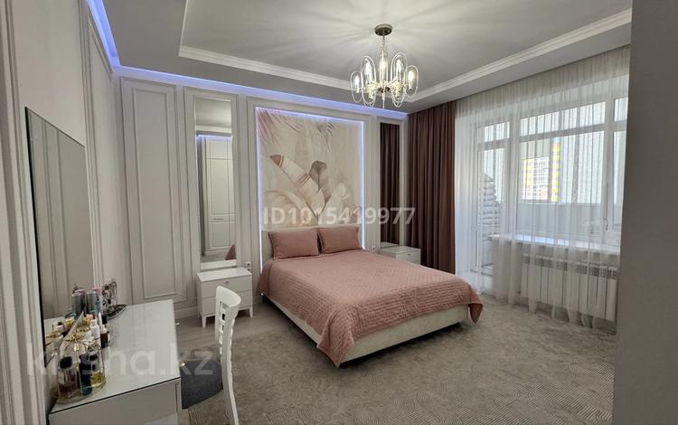 3-бөлмелі пәтер · 120 м² · 4/9 қабат, Алтын орда ш/а., Тәуелсіздік 18 А — Возле Апорт, бағасы: 53.5 млн ₸ в Актобе, мкр. Алтын орда — фото 2