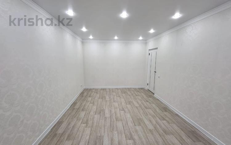 1-комнатная квартира, 35 м², 3/5 этаж, мкр 5, Есет батыра