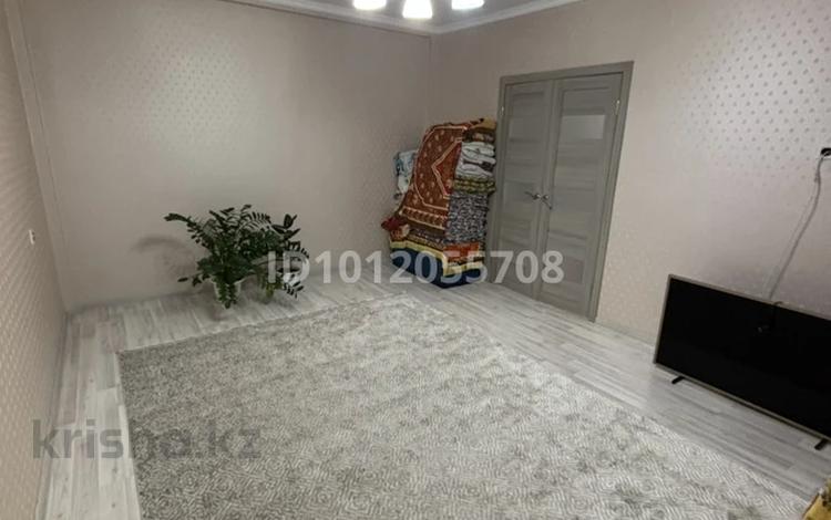 1-комнатная квартира · 54 м² · 8/9 этаж, ул. Мурата Монкеулы 107/1 за 15.5 млн ₸ в Зачаганске — фото 2