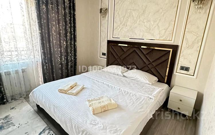 2-комнатная квартира · 70 м² · 3/3 этаж, Батырбекова 18 за 18 000 〒 в Туркестане — фото 2