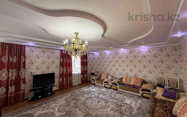 Отдельный дом · 6 комнат · 195.4 м² · 18 сот., Манапова 33 за 200 млн 〒 в Зайсане — фото 2