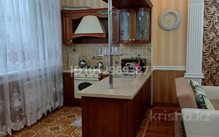 3-бөлмелі пәтер · 120 м² · 5/10 қабат, Байтурсынова 58В — Байтурсынова/Мадели кожа, бағасы: 320 000 ₸ в Шымкенте, Аль-Фарабийский р-н — фото 2