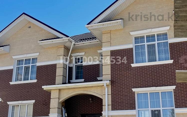 Отдельный дом · 8 комнат · 500 м² · 10 сот., Дулати 49 — Айтиева за 240 млн 〒 в Таразе — фото 2