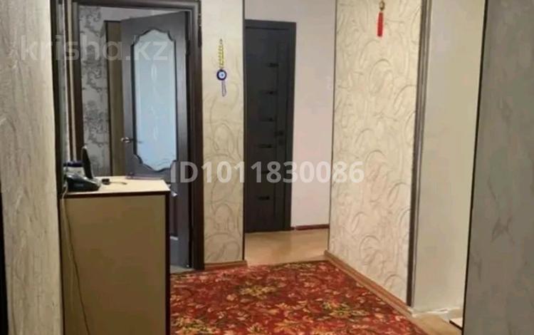 3-бөлмелі пәтер · 70 м² · 2/5 қабат, 1микр дом14 — Центр, бағасы: 7 млн ₸ в Шульбинске — фото 2