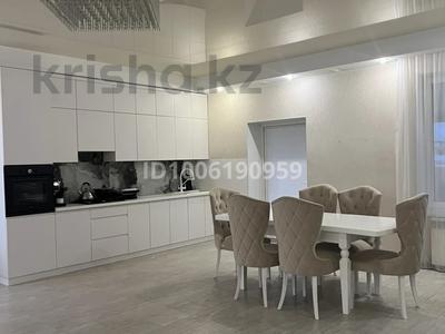 Жеке үй · 4 бөлме · 250 м² · 8 жүзд., Алаколь 9, бағасы: 60 млн ₸ в Уральске