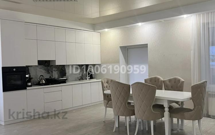 Жеке үй · 4 бөлме · 250 м² · 8 жүзд., Алаколь 9, бағасы: 60 млн ₸ в Уральске — фото 2