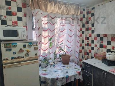 2-комнатная квартира · 44 м² · 2/5 этаж, Майкудук, Майкудук, 12й микрорайон 35 за 9.5 млн ₸ в Караганде, Алихана Бокейханова р-н