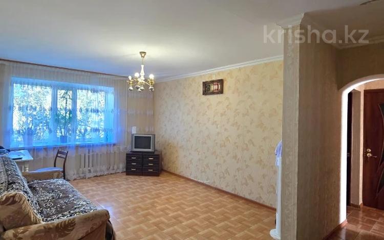 3-комнатная квартира · 63 м² · 7/9 этаж, мкр Юго-Восток, Сатыбалдина за 24 млн ₸ в Караганде, Казыбек би р-н — фото 2