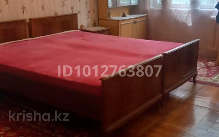 4-бөлмелі пәтер · 74 м² · 2/4 қабат, мкр №12 15, бағасы: 43 млн ₸ в Алматы, Ауэзовский р-н — фото 2