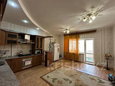 Пәтерлер в Костанайской обл.: 5-бөлмелі пәтер · 257 м² · 2/3 қабат, Тауельсиздик 162, бағасы: 75 млн 〒 5-бөлмелі пәтер · 257 м² · 2/3 қабат, Тауельсиздик 162, бағасы: 75 млн 〒 в Костанае